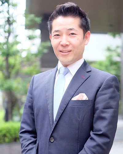 SHUJI MOGAMI - 代表取締役　最上修次